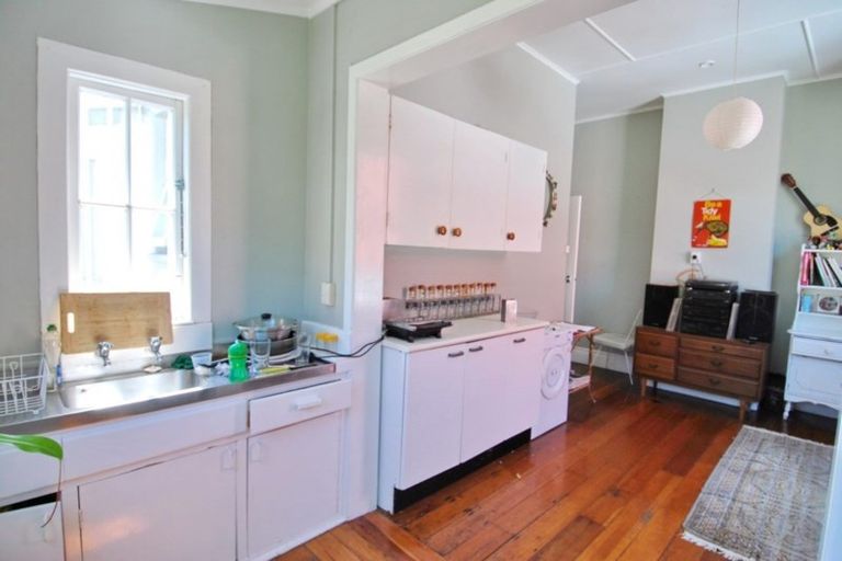 Photo of property in 180-182 Ohiro Road, Brooklyn, Wellington, 6021