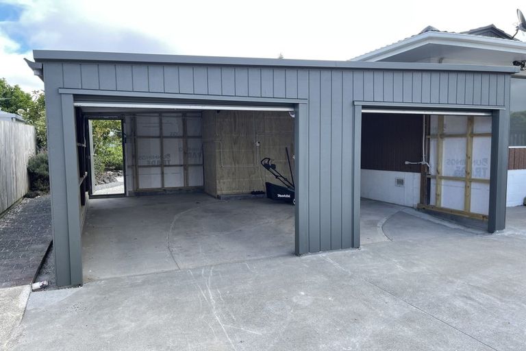 Photo of property in 24 Walton Street, Red Beach, 0932