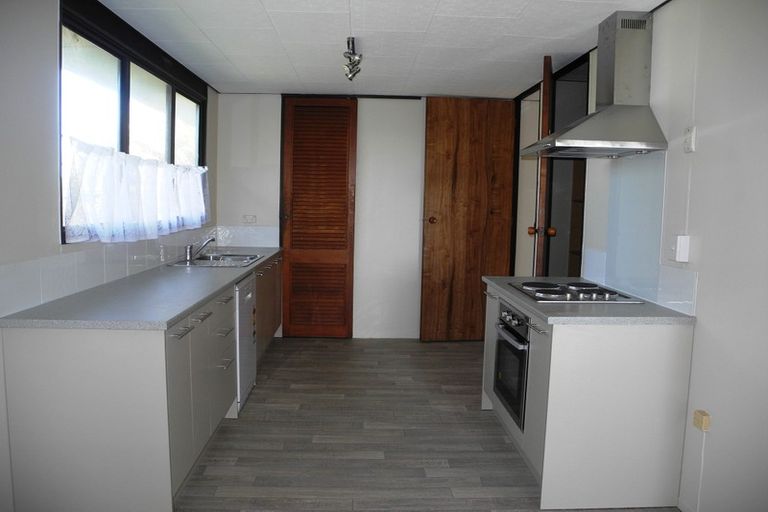 Photo of property in 1/5 Compass Place, Te Atatu Peninsula, Auckland, 0610
