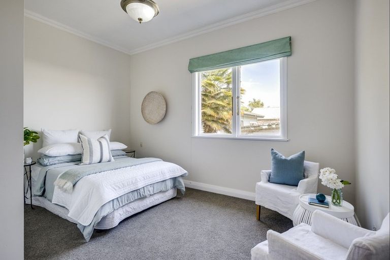 Photo of property in 3 Moeller Street, Taradale, Napier, 4112