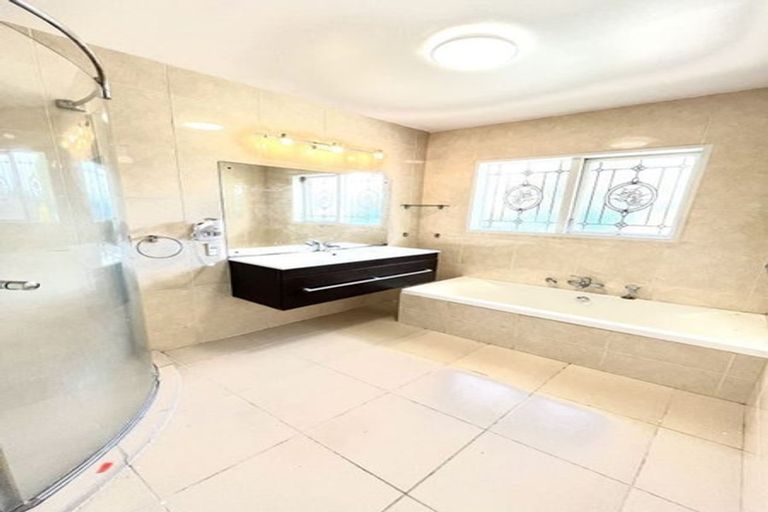 Photo of property in 27 Mirrabooka Avenue, Botany Downs, Auckland, 2010