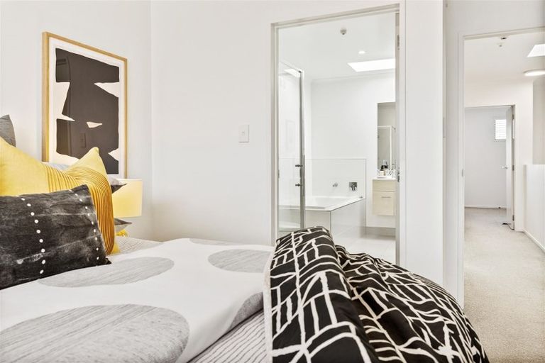 Photo of property in 4 Torea Tai Road, Hobsonville, Auckland, 0616