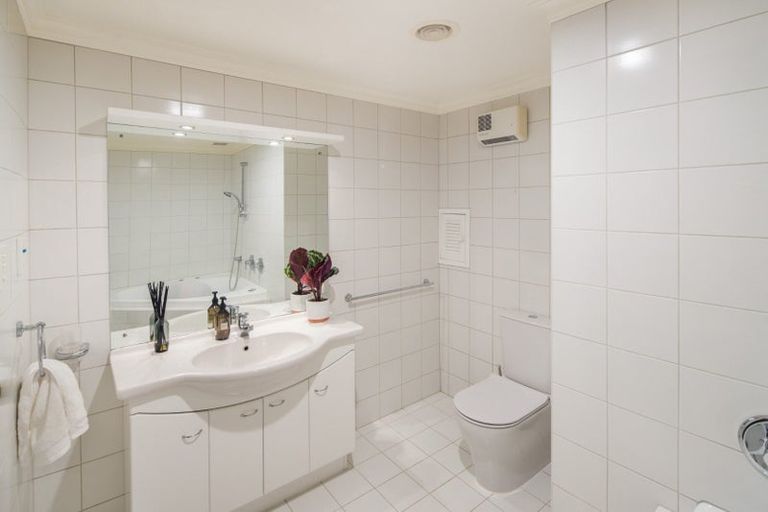 Photo of property in 7a Wilkinson Street, Oriental Bay, Wellington, 6011