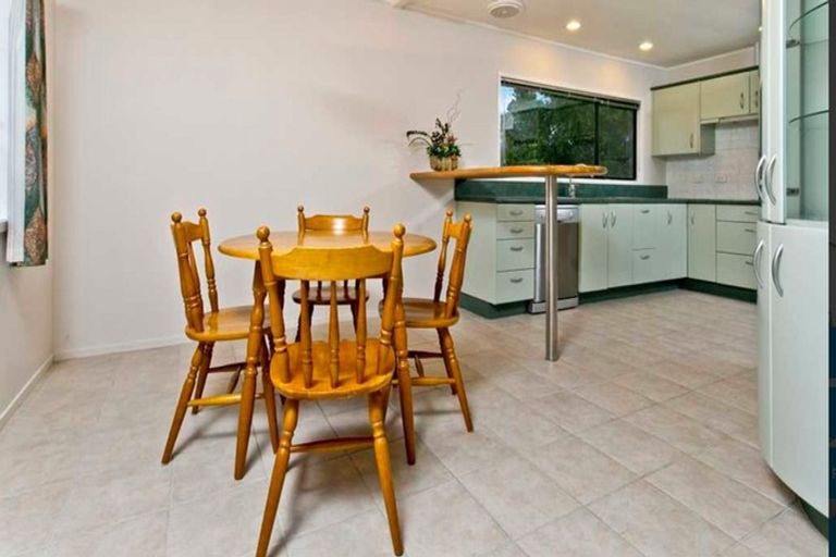 Photo of property in 13 Santiago Crescent, Unsworth Heights, Auckland, 0632