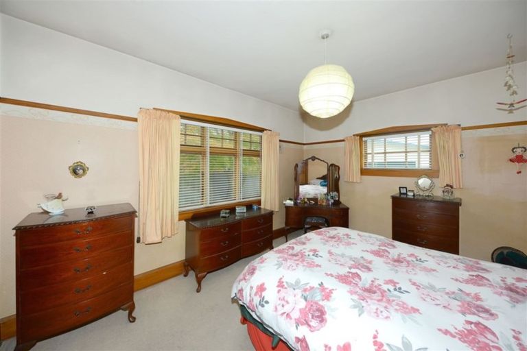 Photo of property in 90 Palatine Terrace, Saint Martins, Christchurch, 8022