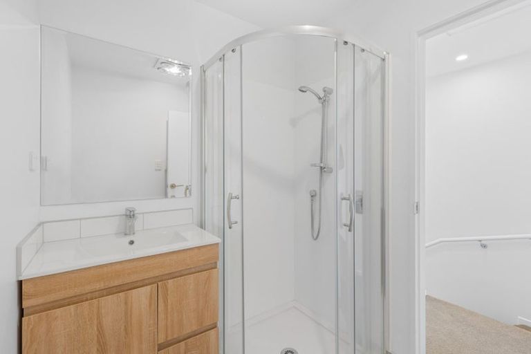 Photo of property in 56 Raupeti Lane, Henderson, 0612