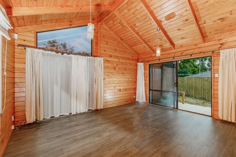Photo of property in 24 Miriam Corban Heights, Henderson, Auckland, 0612