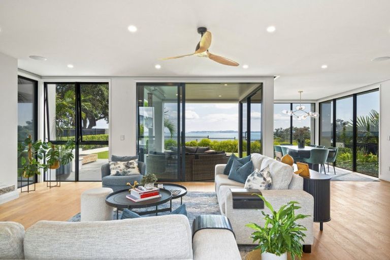 Photo of property in 90 Marine Parade, Mellons Bay, Auckland, 2014