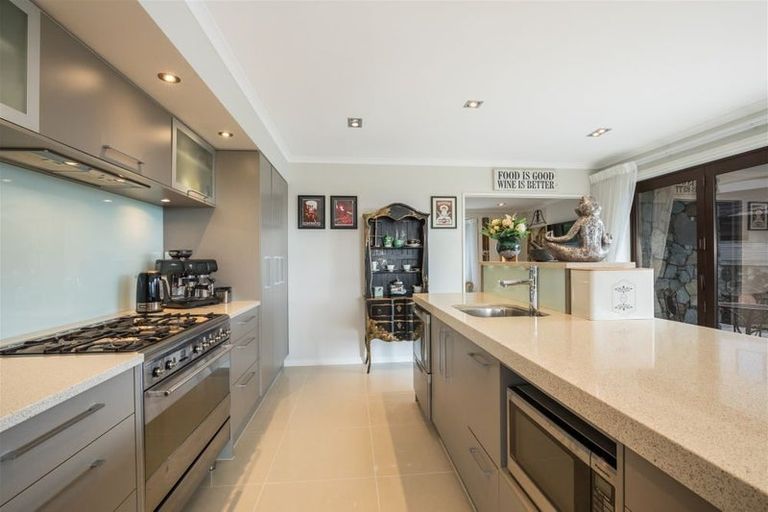 Photo of property in 12 Aoraki Rise, Aotea, Porirua, 5024