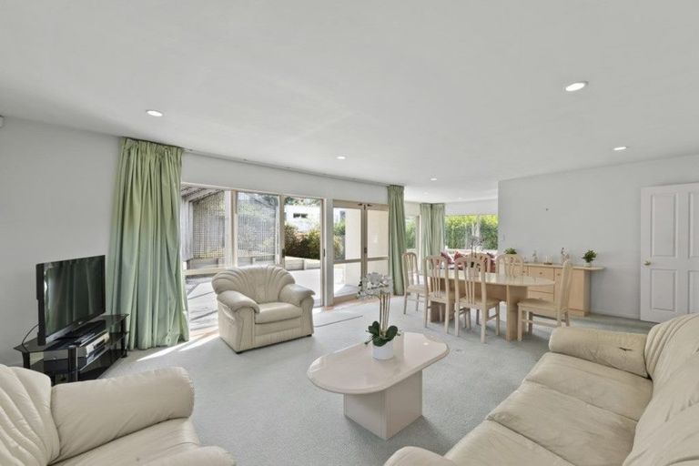 Photo of property in 17 Bevyn Street, Castor Bay, Auckland, 0620