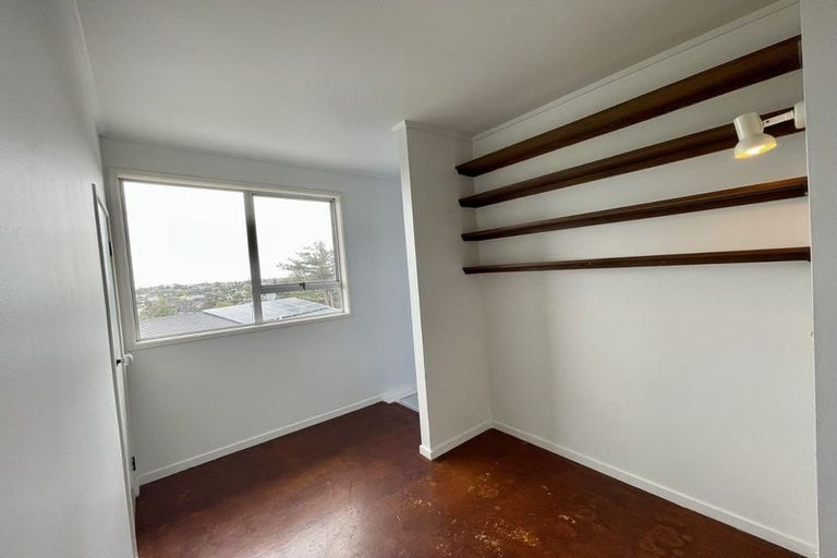 Photo of property in 42b Hogans Road, Glenfield, Auckland, 0629