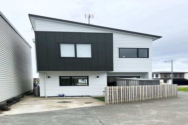 Photo of property in 15 Tahingamanu Road, Hobsonville, Auckland, 0616