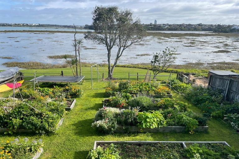 Photo of property in 99 Beresford Street, Bayswater, Auckland, 0622