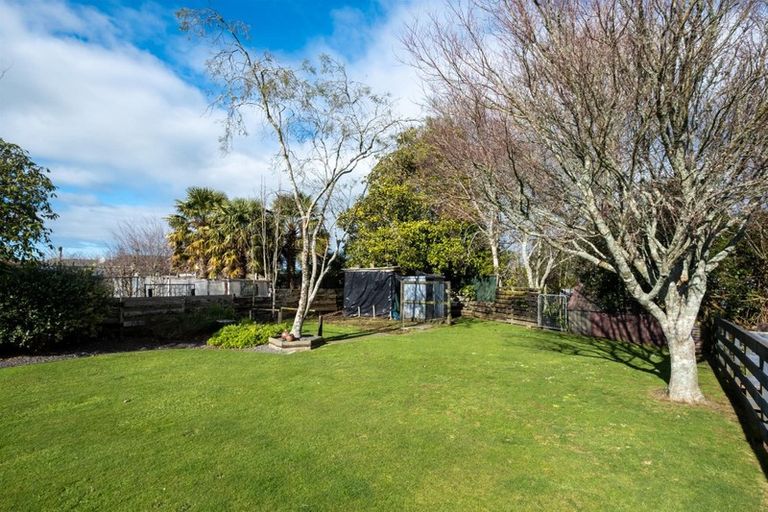 Photo of property in 17 Oberon Street, Stratford, 4332