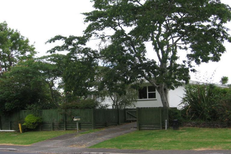 Photo of property in 80 Lauderdale Road, Birkdale, Auckland, 0626