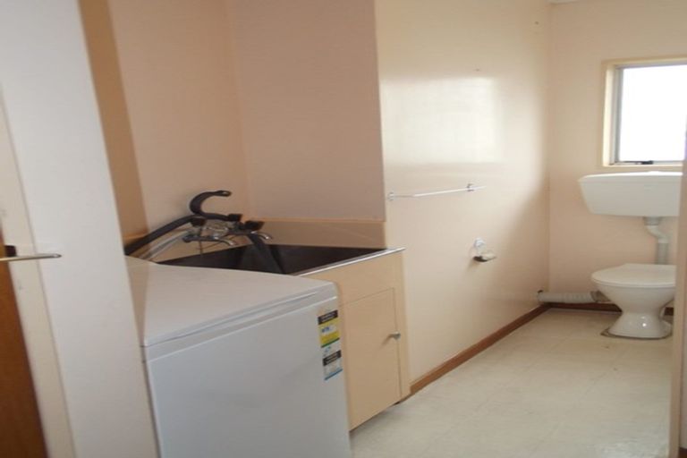 Photo of property in 218u8 Onepu Road, Lyall Bay, Wellington, 6022