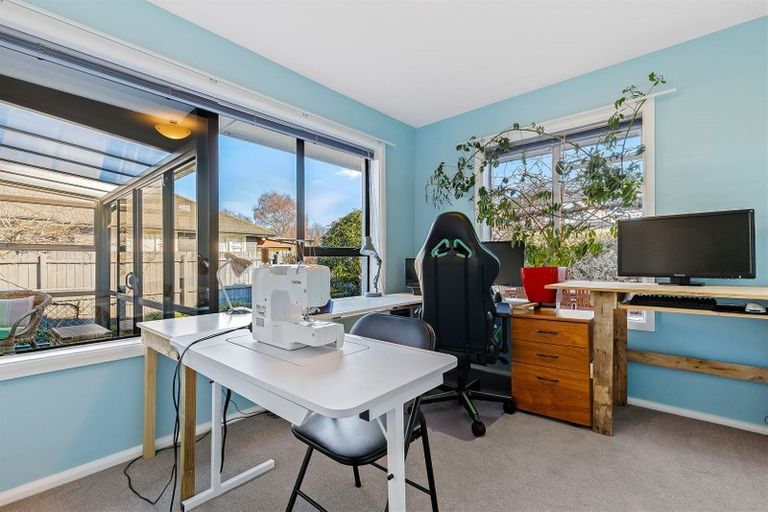 Photo of property in 35 Evesham Crescent, Spreydon, Christchurch, 8024