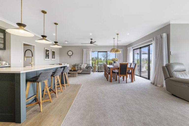 Photo of property in 342 Manutahi Road, Lepperton, New Plymouth, 4372