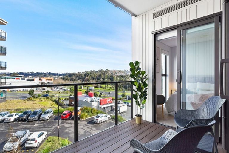 Photo of property in 215/3 Kaipiho Lane, Albany, Auckland, 0632