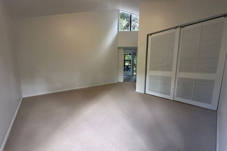 Photo of property in 16 Kaurimu Rise, Titirangi, Auckland, 0604