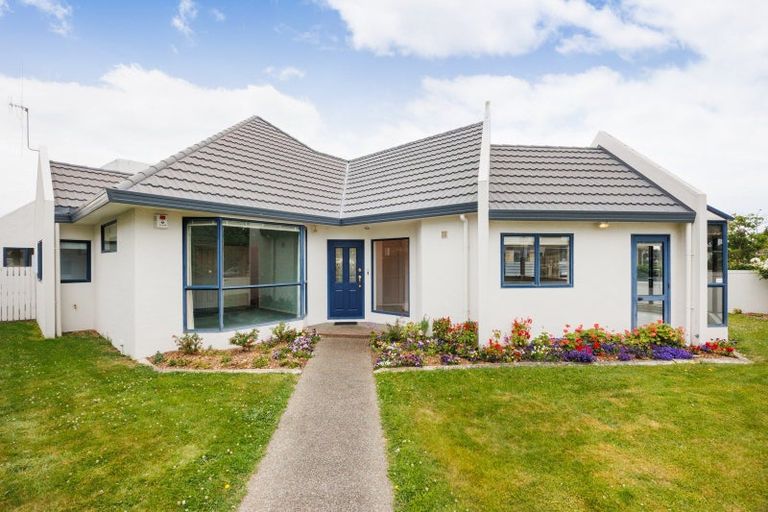 Photo of property in 8 Martin Street, Palmerston North, 4414