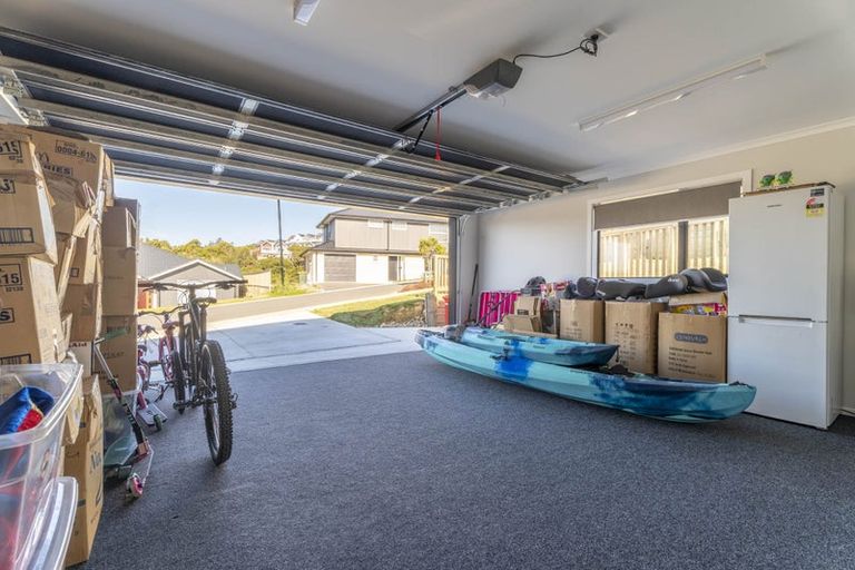 Photo of property in 13 Topsail Way, Whitby, Porirua, 5024