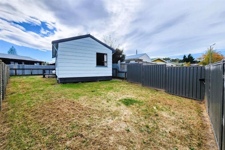 Photo of property in 12 Redwood Drive, Waipukurau, 4200