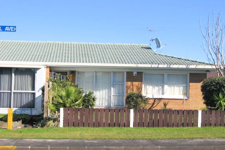 Photo of property in 1/12 Alf Walker Place, Papakura, 2110