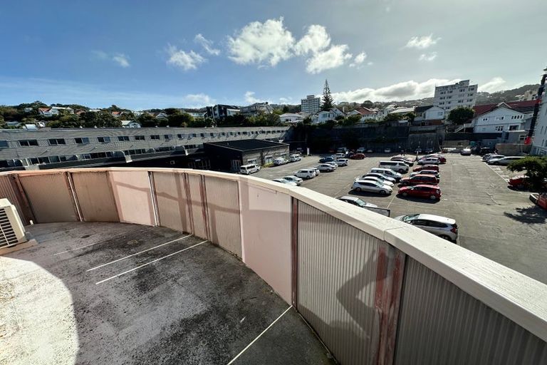 Photo of property in 4 Torrens Terrace, Mount Cook, Wellington, 6011