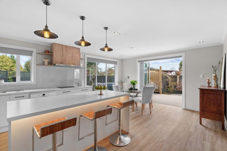 Photo of property in 25 Hillcrest Place, Avonhead, Christchurch, 8042