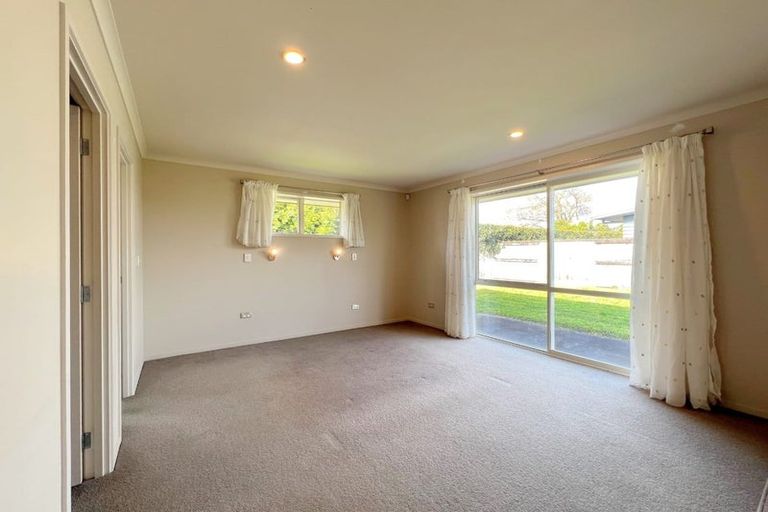 Photo of property in 10 Madison Street, Cambridge, 3434