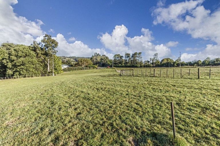 Photo of property in 750 Kaipara Coast Highway, Kaukapakapa, 0871