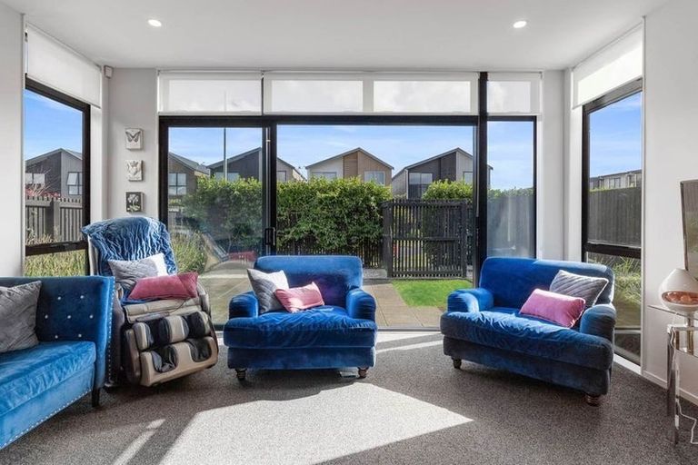Photo of property in 3 Courage Road, Papakura, 2110