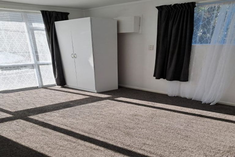 Photo of property in 1 Corlett Street, Johnsonville, Wellington, 6037