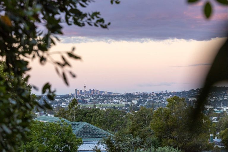 Photo of property in 1/44b Pleasant Road, Glen Eden, Auckland, 0602