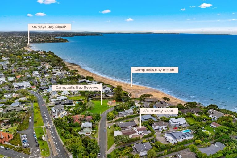 Photo of property in 2/11 Huntly Road, Campbells Bay, Auckland, 0630
