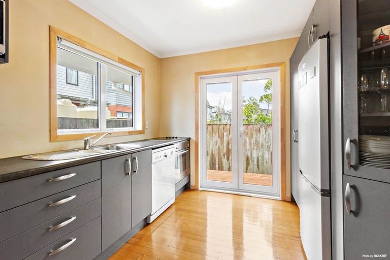 Photo of property in 8 Border Road, Henderson, Auckland, 0612