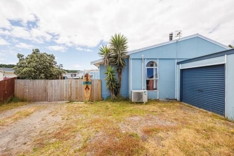 Photo of property in 43a Thomas Place, Foxton Beach, Foxton, 4815