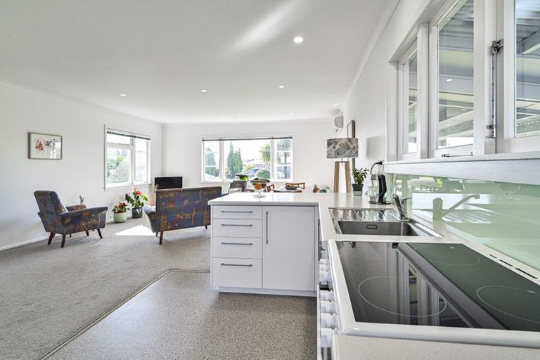 Photo of property in 420 Southland Place, Raureka, Hastings, 4120