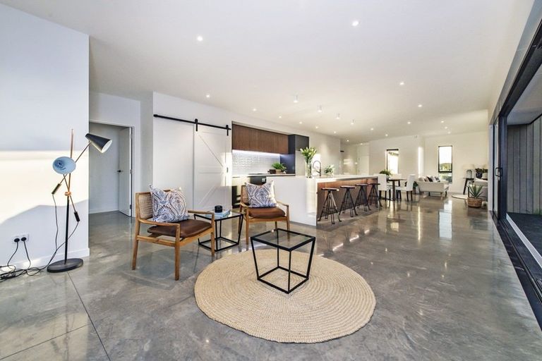 Photo of property in 31 Irvines Track, Halswell, Christchurch, 8025