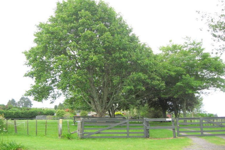 Photo of property in 214 Razorback Road, Bombay, Pokeno, 2472