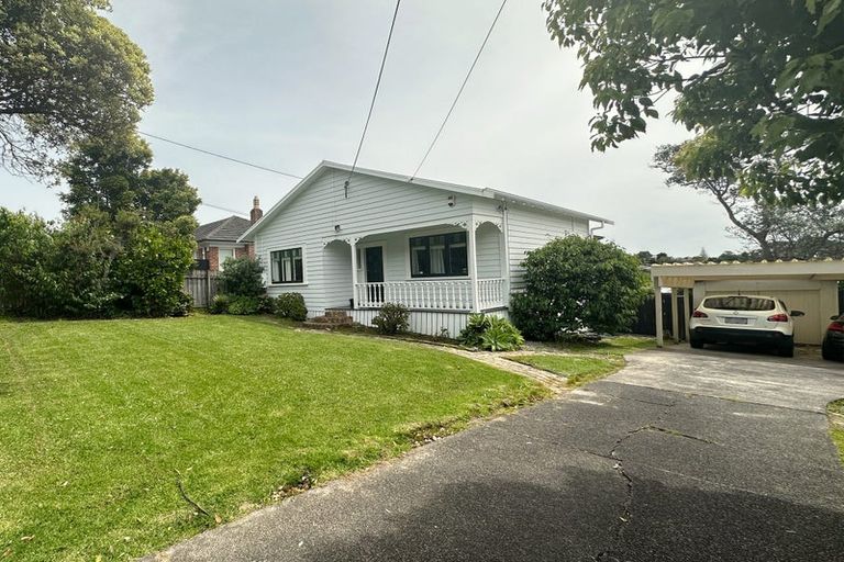 Photo of property in 189 Titirangi Road, Titirangi, Auckland, 0604