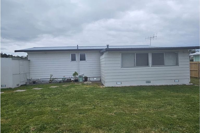 Photo of property in 21 Kuparu Place, Ruakaka, 0116