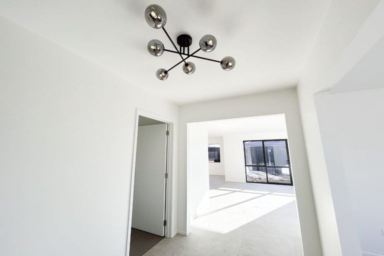 Photo of property in 6 Earl Way, Amberley, 7410