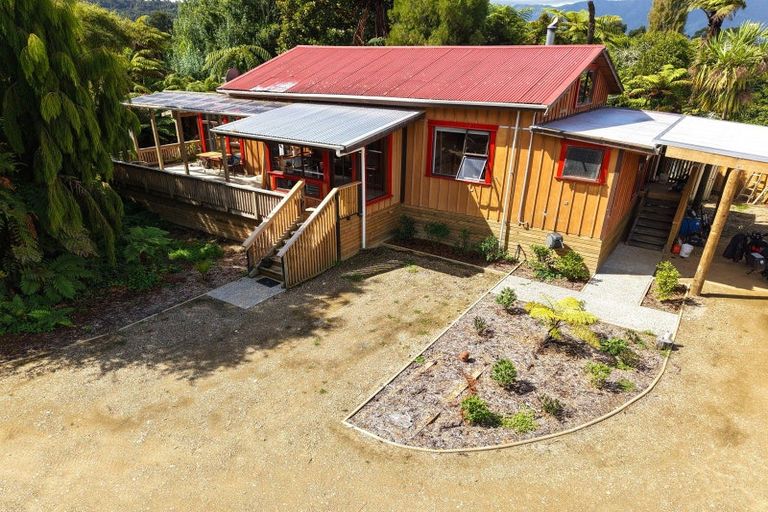 Photo of property in 240 Arapito Road, Karamea, 7893