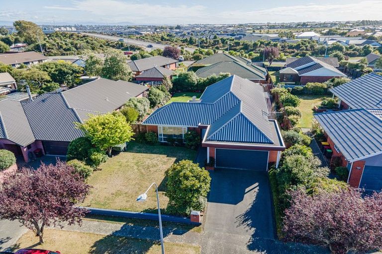 Photo of property in 16 Fuchsia Place, Halswell, Christchurch, 8025