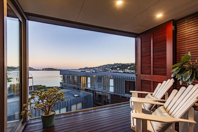 Photo of property in Patent 326 Apartments, 404s/326 Evans Bay Parade, Hataitai, Wellington, 6021
