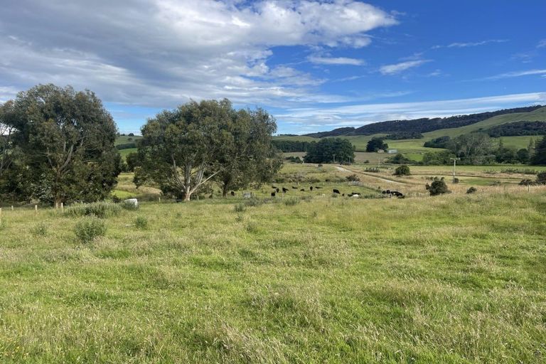 Photo of property in 9 Neill Road, Tokanui, 9884