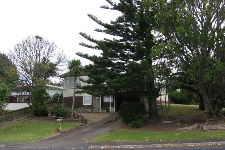 Photo of property in 76 Lauderdale Road, Birkdale, Auckland, 0626