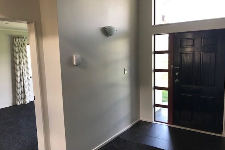 Photo of property in 111 Woodman Drive, Tawa, Wellington, 5028